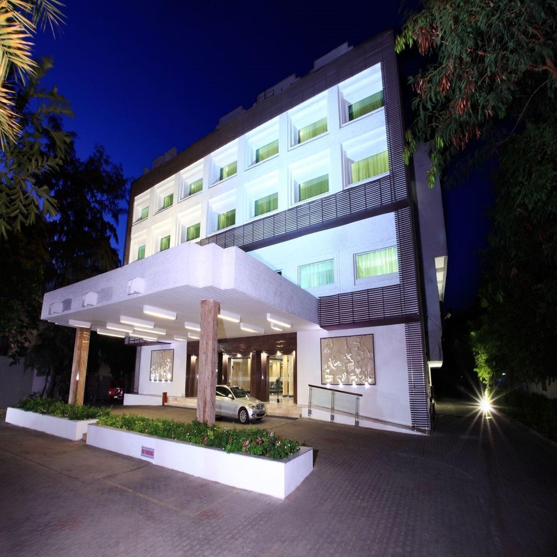 Hotel Abu Palace Csennai Kültér fotó